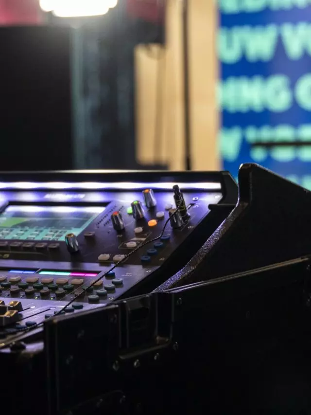 Building Networks Through Live Streaming for Small Businesses